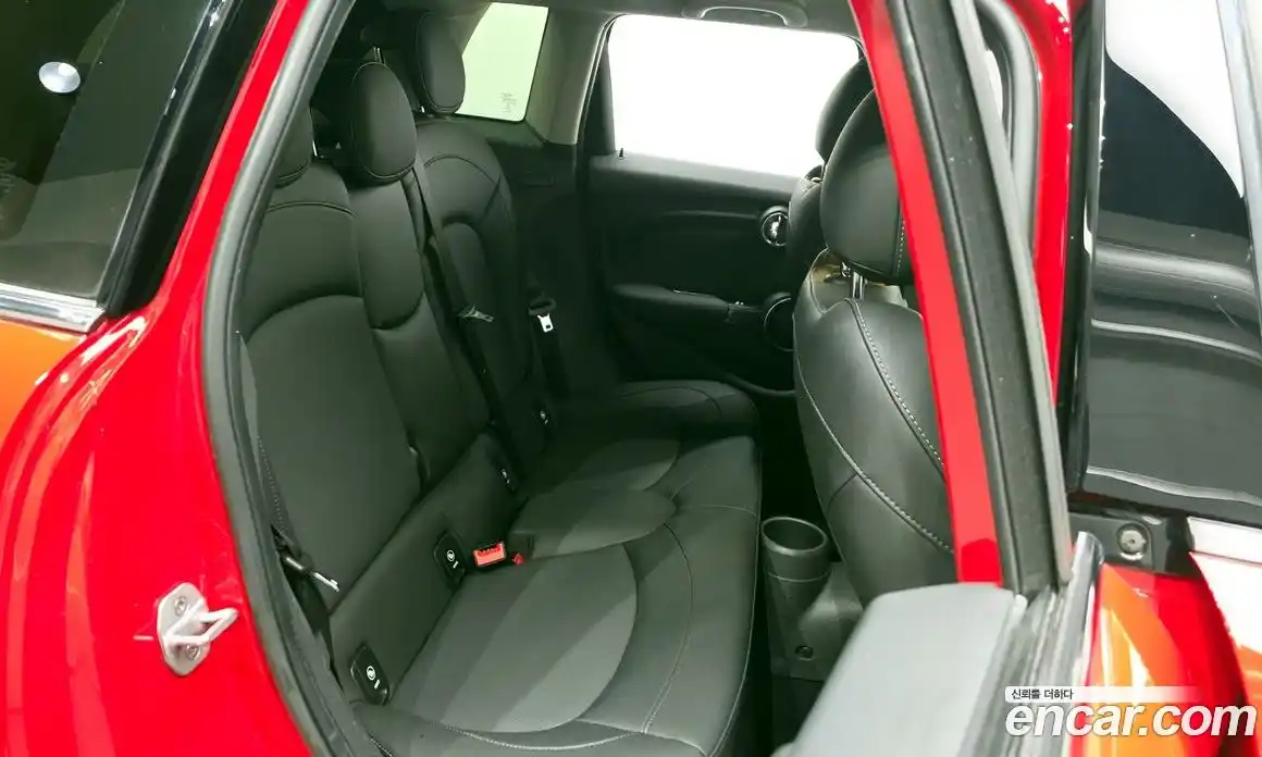 Mini Cooper 2021 1.5 Автомат в Москве № 136611, фото 12