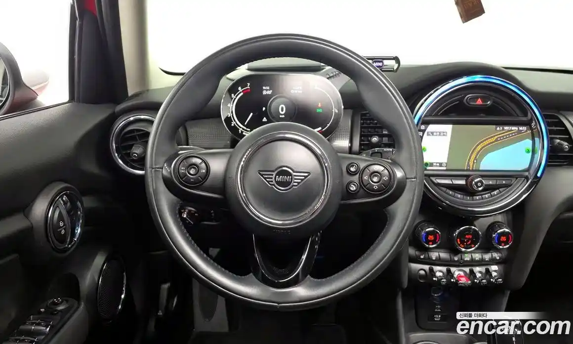 Mini Cooper 2021 1.5 Автомат в Москве № 136611, фото 13