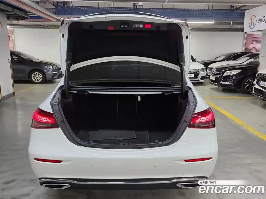 Mercedes-Benz E-Class 2023 2.0 Автомат в Москве № 138068, фото 17