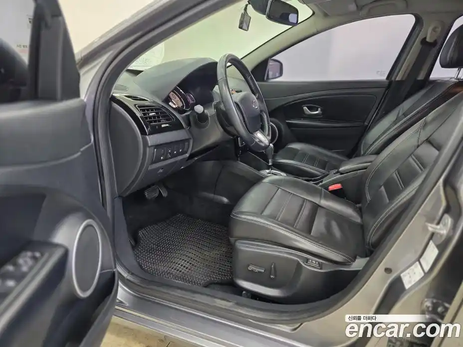 Renault SM3 2016 1.6 Автомат в Москве № 138837, фото 5