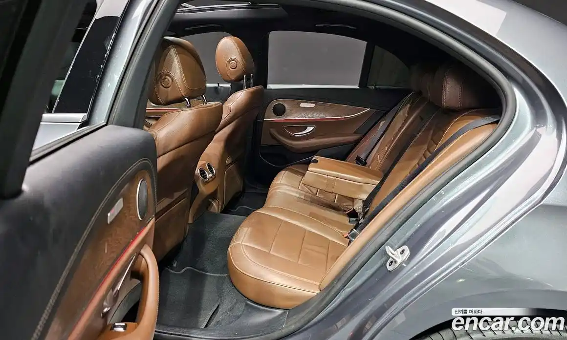 Mercedes-Benz E-Class 2021 2.0 Автомат в Москве № 141837, фото 20