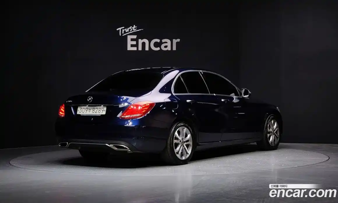 Mercedes-Benz C-Class 2018 2.0 Автомат в Москве № 143273, фото 13