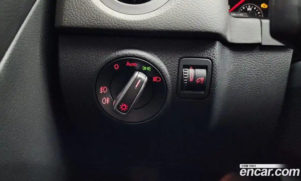 Volkswagen Tiguan 2013 2.0 Автомат в Москве № 152545, фото 5