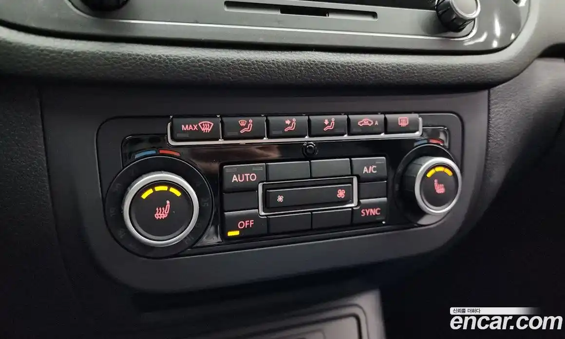 Volkswagen Tiguan 2013 2.0 Автомат в Москве № 152545, фото 9