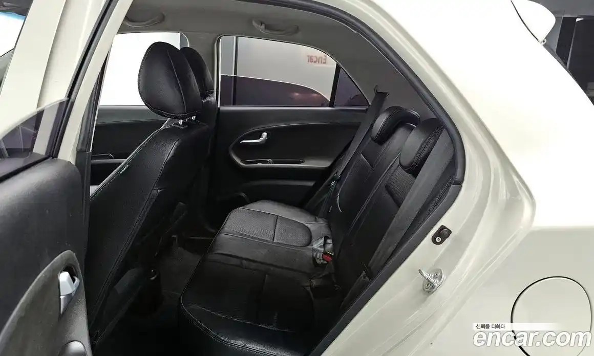 Kia Morning 2012 1.0 Автомат в Москве № 15490, фото 12