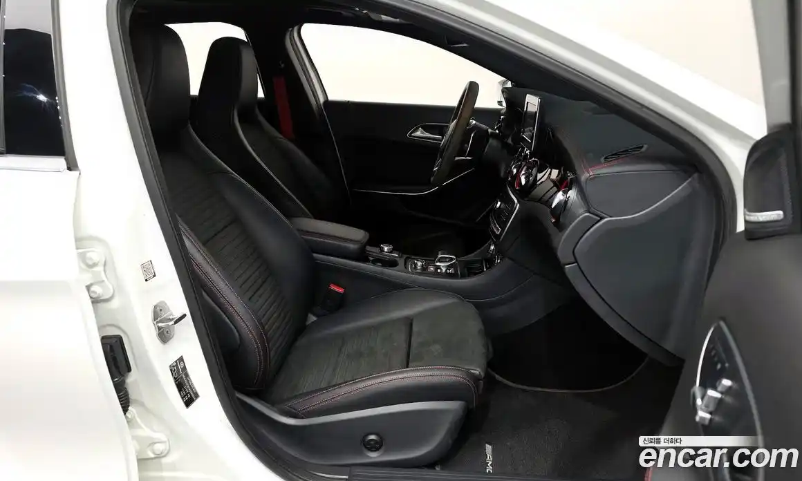 Mercedes-Benz GLA-Class 2019 2.0 Автомат в Москве № 161391, фото 11