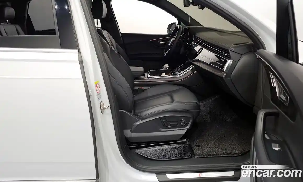 Audi Q7 2023 3.0 Автомат в Москве № 162604, фото 1