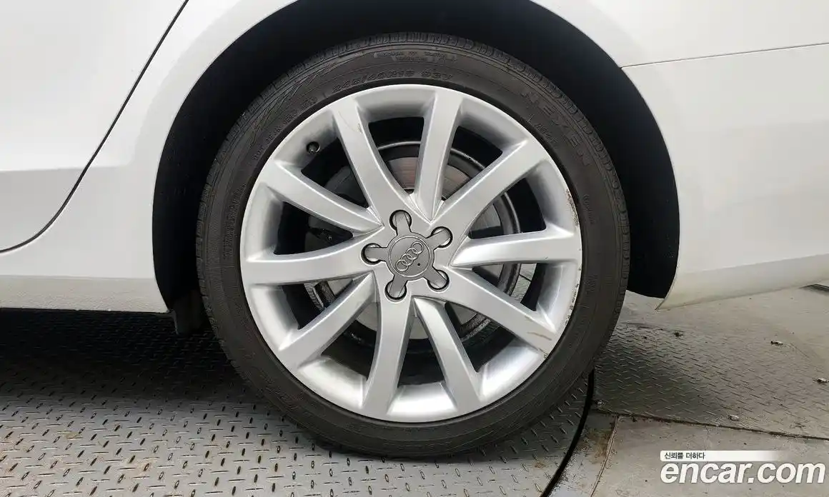 Audi A4 2013 2.0 Автомат в Москве № 162762, фото 17