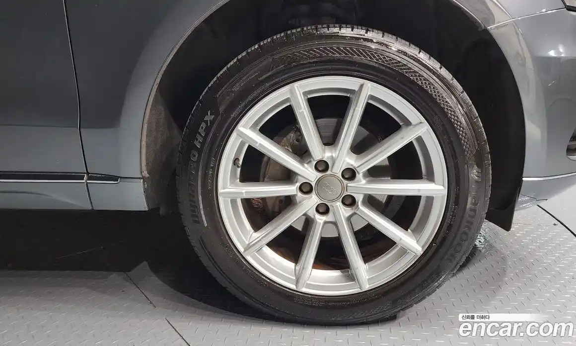 Audi Q5 2016 2.0 Автомат в Москве № 163745, фото 13