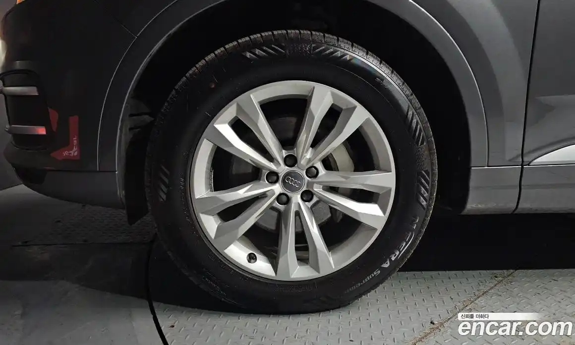 Audi Q7 2019 2.0 Автомат в Москве № 163865, фото 4