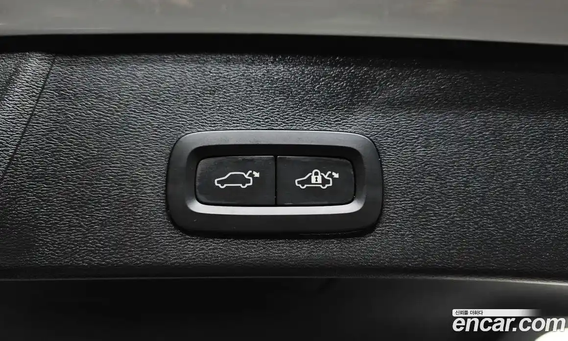 Volvo XC40 2024 2.0 Автомат в Москве № 164131, фото 18