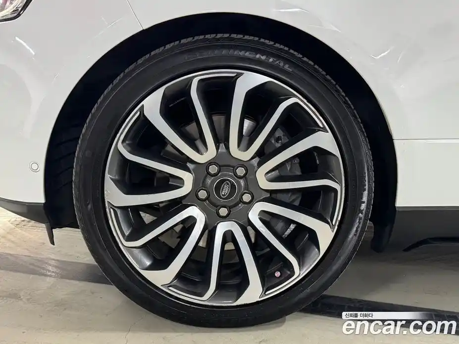 Land Rover Range-Rover 2017 5.0 Автомат в Москве № 166822, фото 6