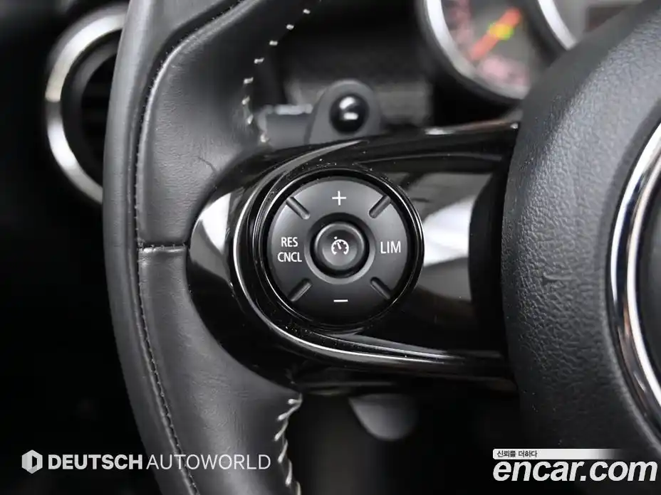 Mini Cooper Convertible 2019 2.0 Автомат в Москве № 167459, фото 16