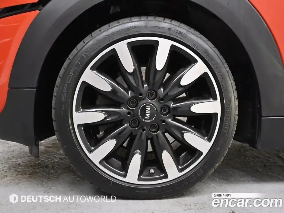 Mini Cooper Convertible 2019 2.0 Автомат в Москве № 167459, фото 5