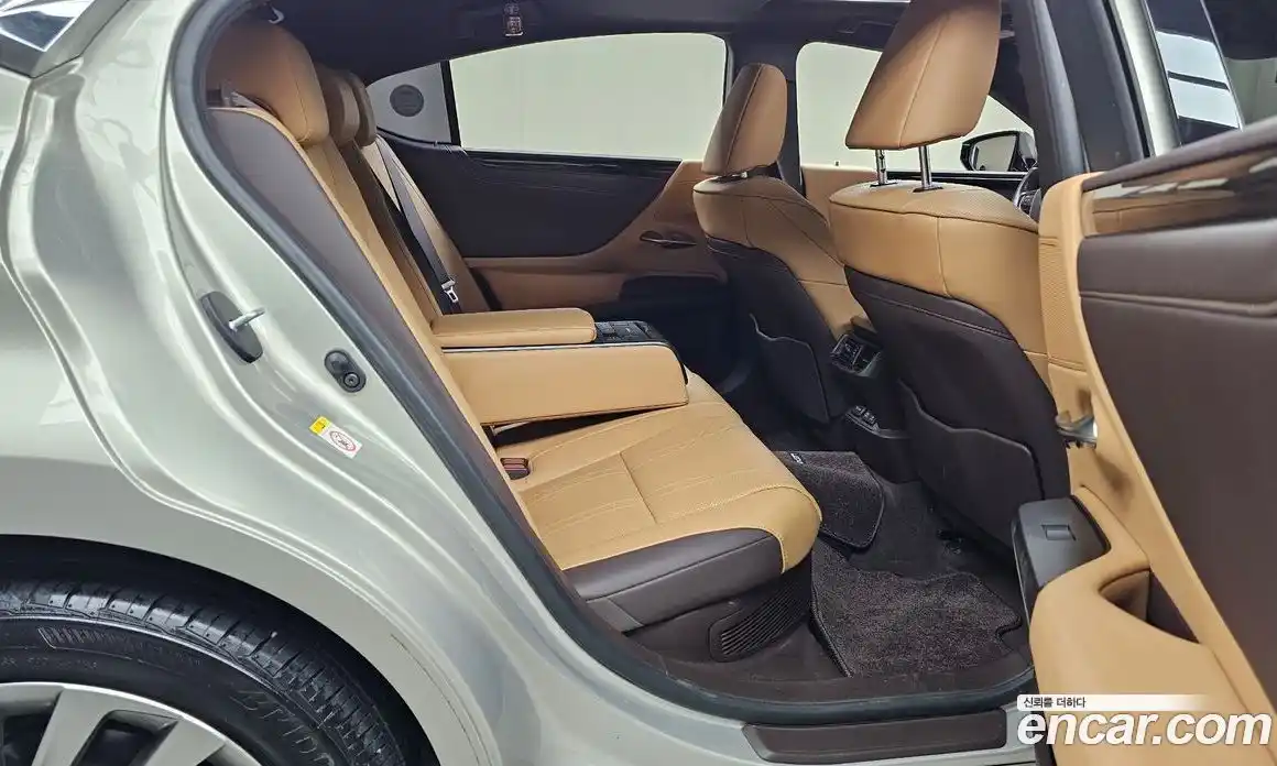 Lexus ES 2020 2.5 Автомат в Москве № 168079, фото 14