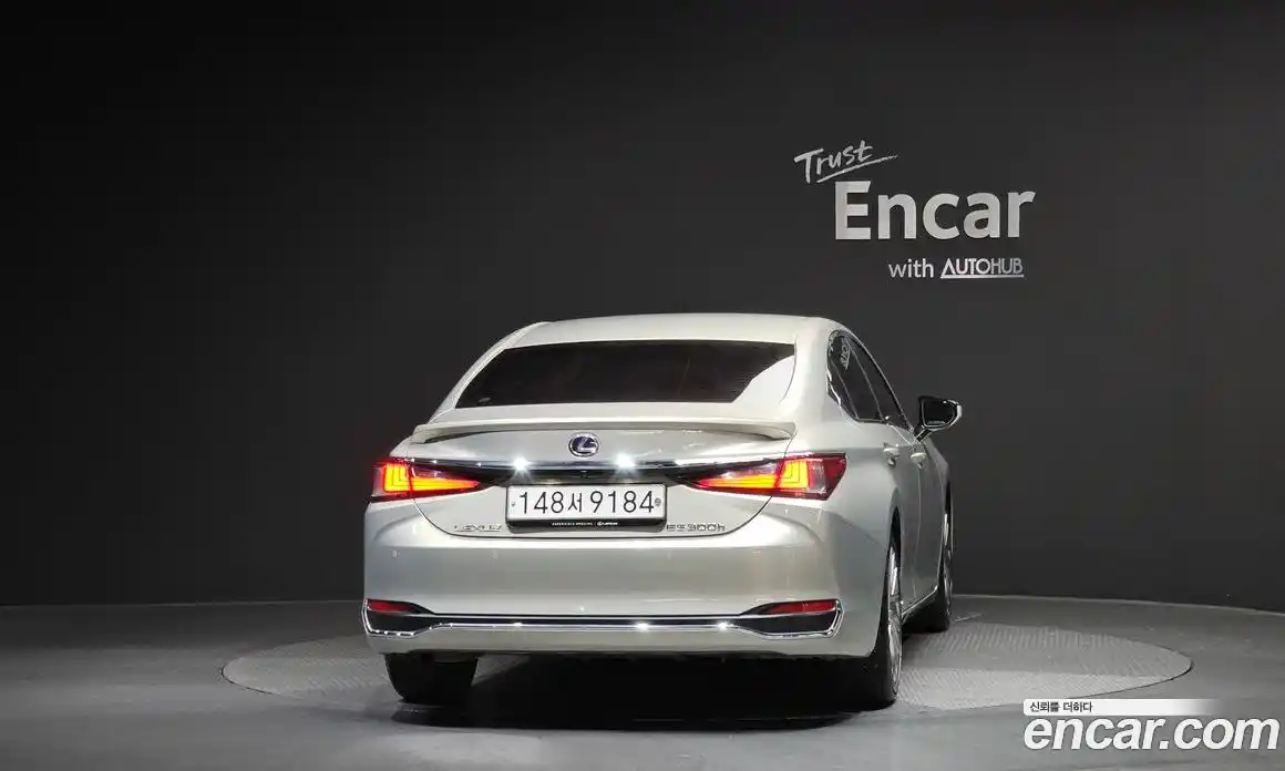 Lexus ES 2020 2.5 Автомат в Москве № 168079, фото 10