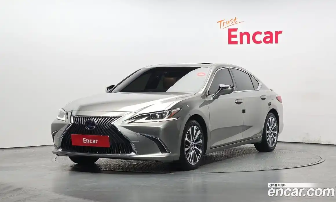 Lexus ES 2019 2.5 Автомат в Москве № 168269, фото 1