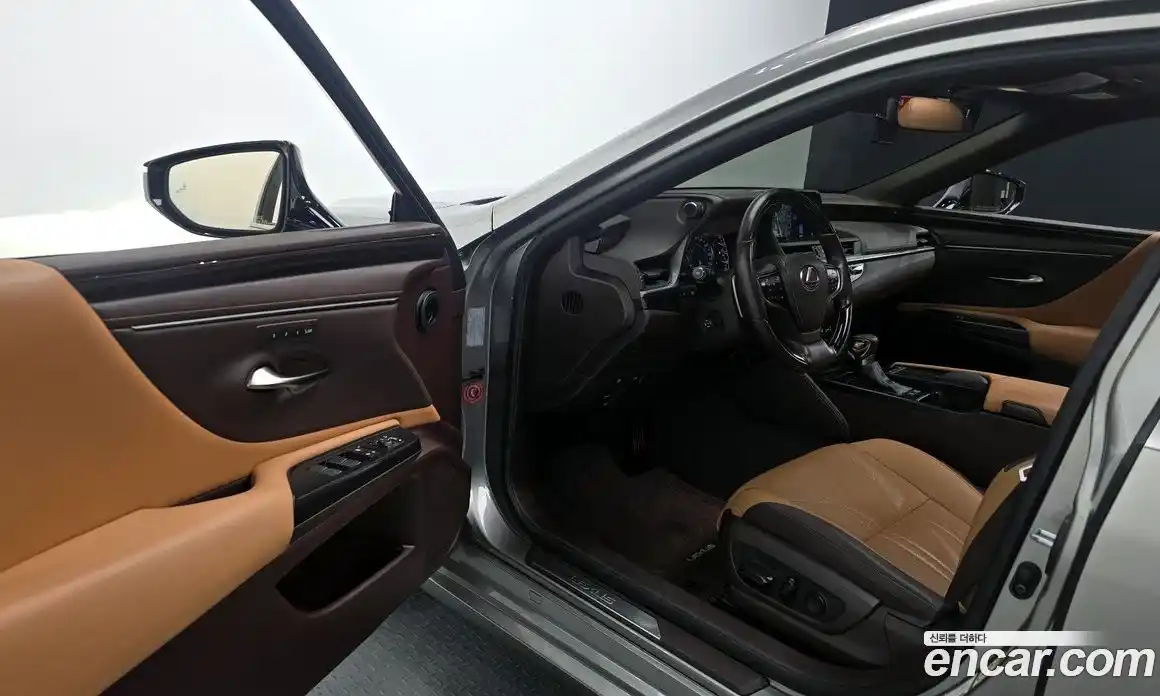 Lexus ES 2019 2.5 Автомат в Москве № 168269, фото 11