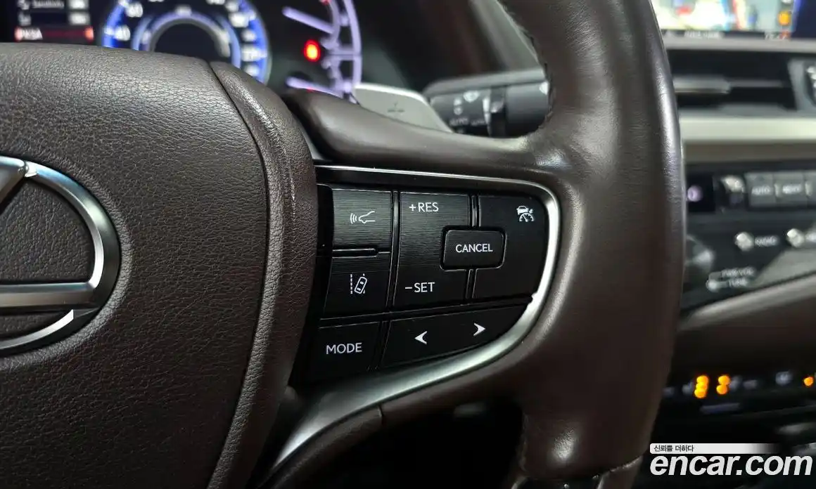 Lexus ES 2019 2.5 Автомат в Москве № 168269, фото 18