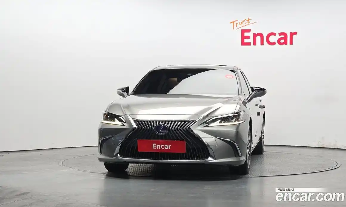 Lexus ES 2019 2.5 Автомат в Москве № 168269, фото 3