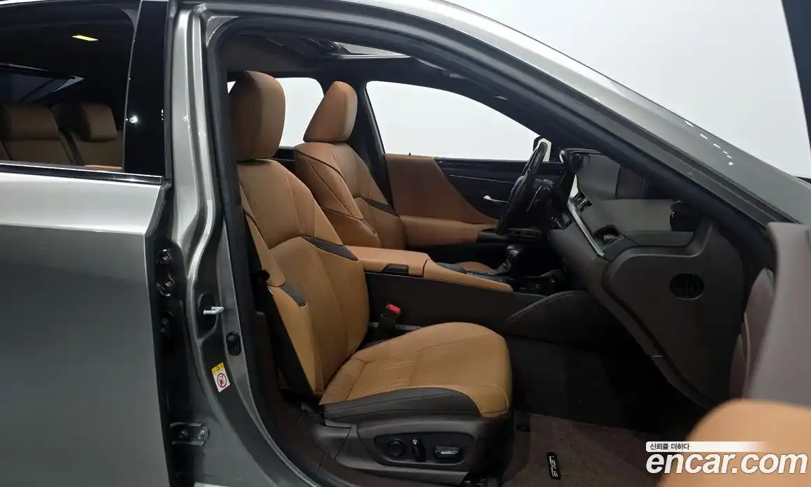 Lexus ES 2019 2.5 Автомат в Москве № 168269, фото 10