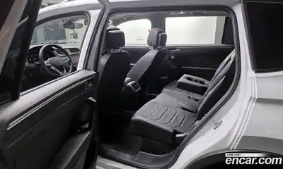 Volkswagen Tiguan 2023 2.0 Автомат в Москве № 168623, миниатюра 11
