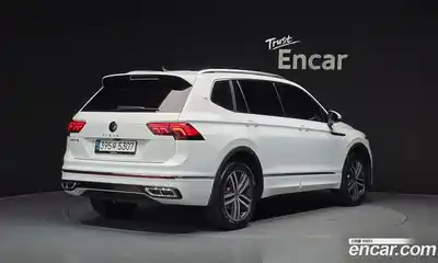 Volkswagen Tiguan 2023 2.0 Автомат в Москве № 168623, миниатюра 2