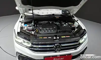 Volkswagen Tiguan 2023 2.0 Автомат в Москве № 168623, миниатюра 6