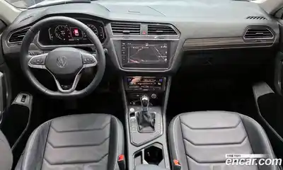 Volkswagen Tiguan 2023 2.0 Автомат в Москве № 168623, миниатюра 7
