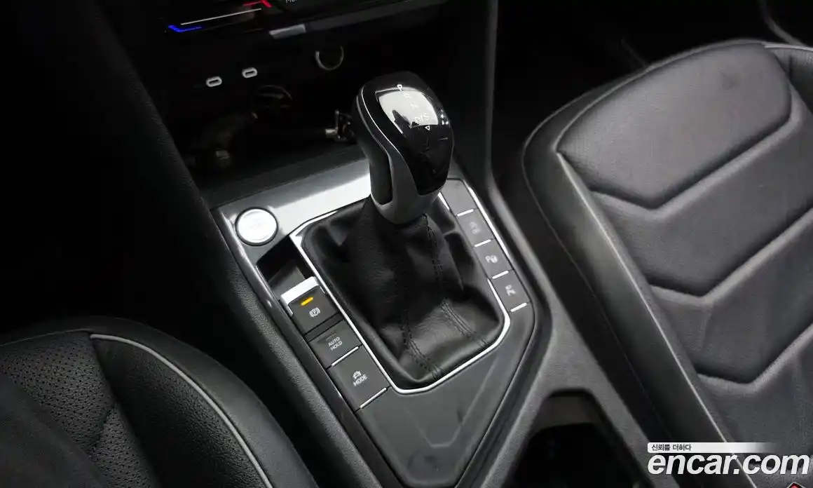 Volkswagen Tiguan 2023 2.0 Автомат в Москве № 168623, фото 9