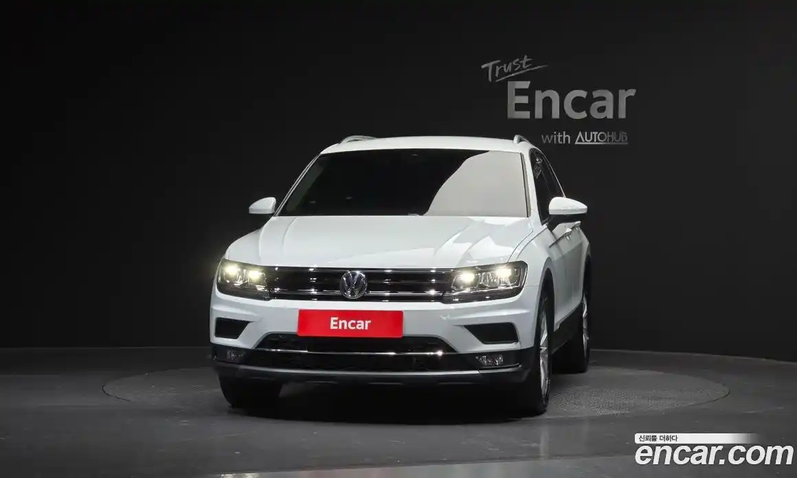 Volkswagen Tiguan 2018 2.0 Автомат в Москве № 168678, фото 13