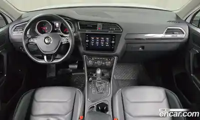 Volkswagen Tiguan 2018 2.0 Автомат в Москве № 168678, миниатюра 4