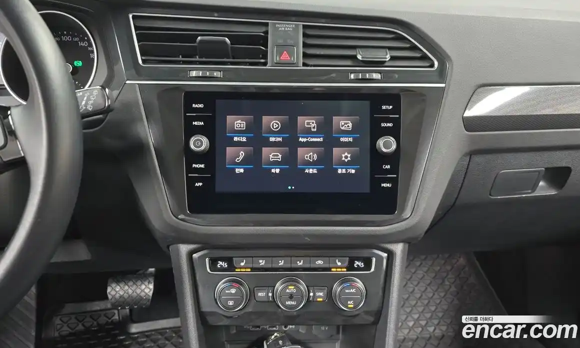 Volkswagen Tiguan 2018 2.0 Автомат в Москве № 168678, фото 9