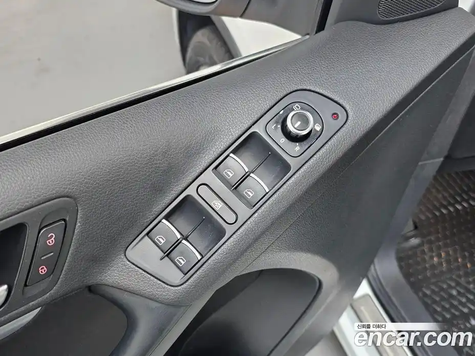 Volkswagen Tiguan 2015 2.0 Автомат в Москве № 169193, фото 16