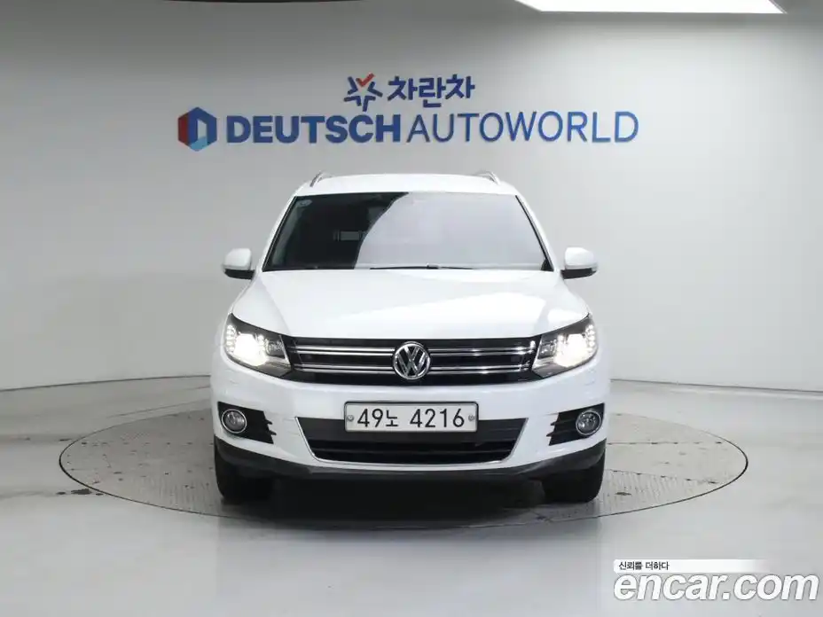 Volkswagen Tiguan 2015 2.0 Автомат в Москве № 169193, фото 3