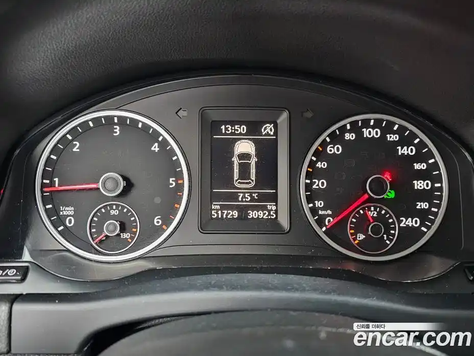 Volkswagen Tiguan 2015 2.0 Автомат в Москве № 169193, фото 8