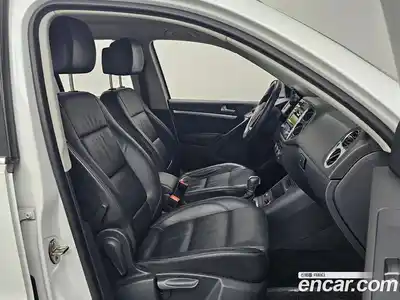 Volkswagen Tiguan 2015 2.0 Автомат в Москве № 169193, миниатюра 10
