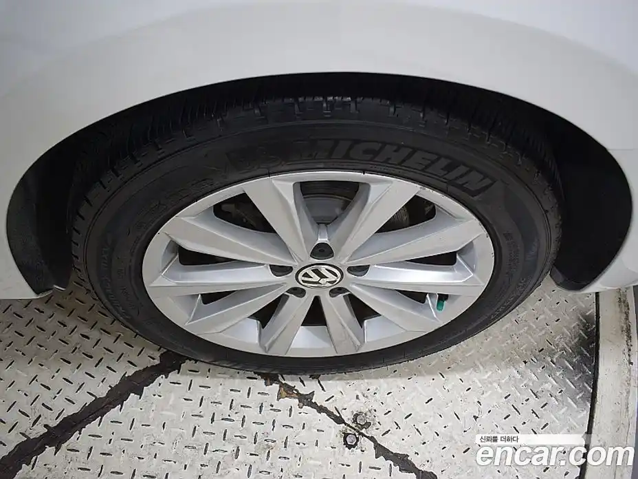 Volkswagen Passat 2015 1.8 Автомат в Москве № 169272, фото 19