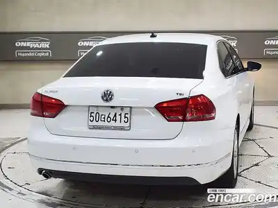 Volkswagen Passat 2015 1.8 Автомат в Москве № 169272, миниатюра 7