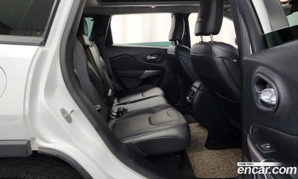 Jeep Cherokee 2022 2.4 Автомат в Москве № 169780, фото 7