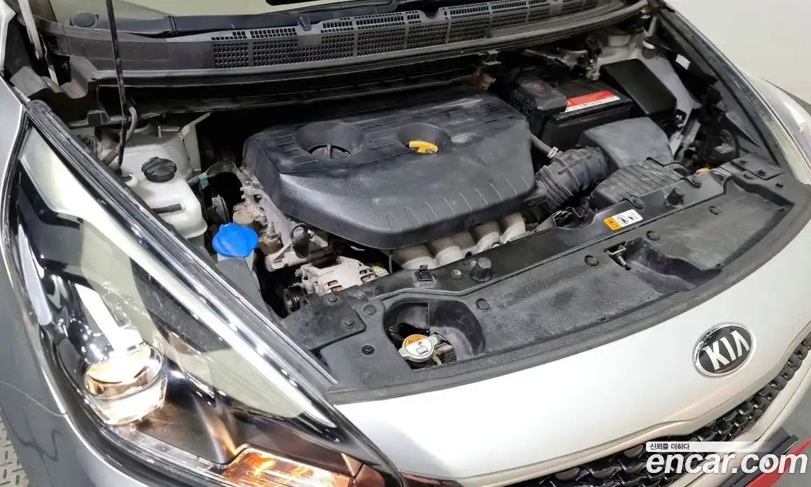 Kia Carens 2017 2.0 Автомат в Москве № 18838, фото 15