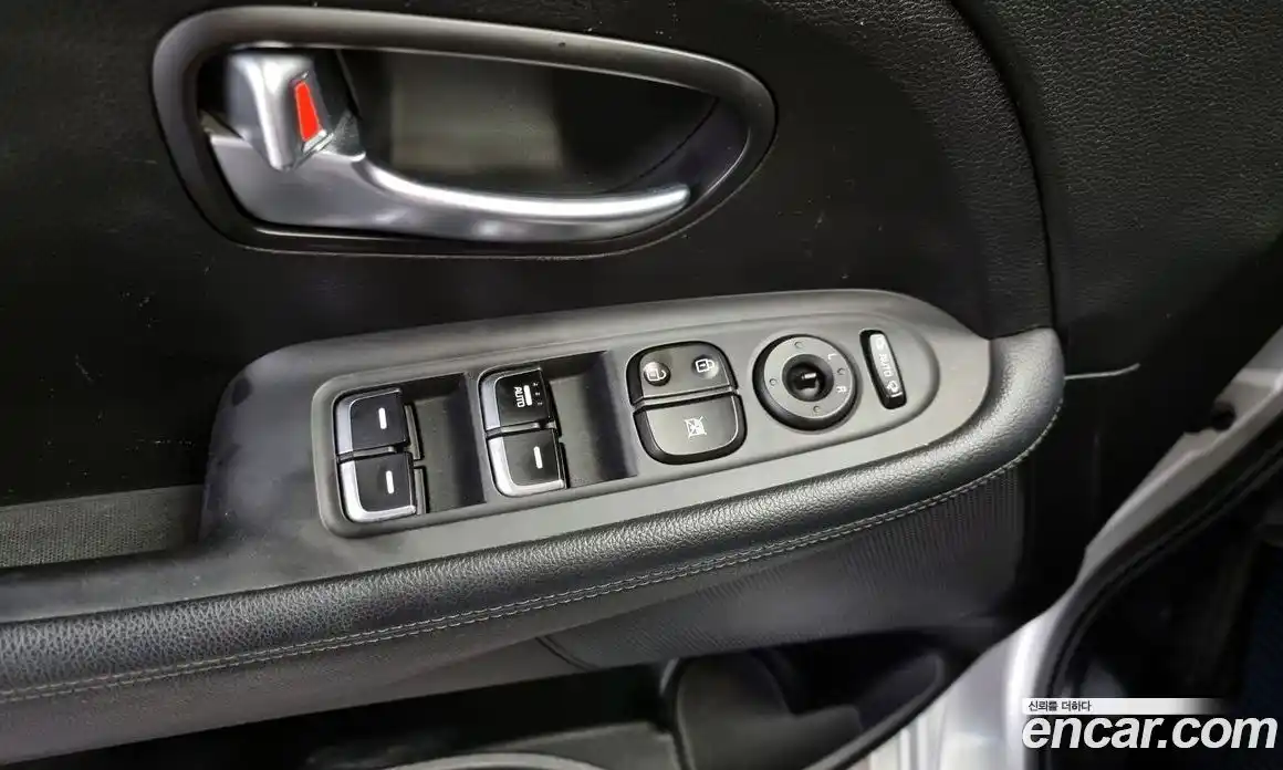 Kia Carens 2017 2.0 Автомат в Москве № 18838, фото 16