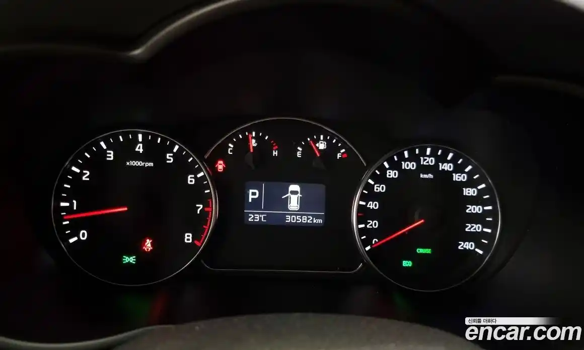 Kia Carens 2017 2.0 Автомат в Москве № 18838, фото 10