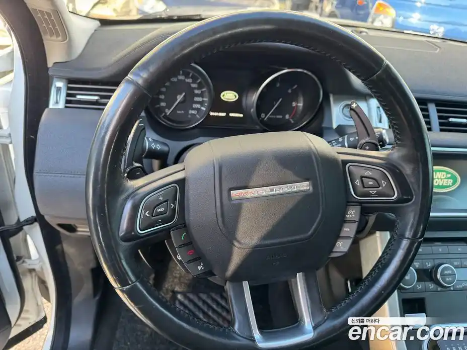 Land Rover Range-Rover Evoque 2015 2.2 Автомат в Москве № 190523, фото 17