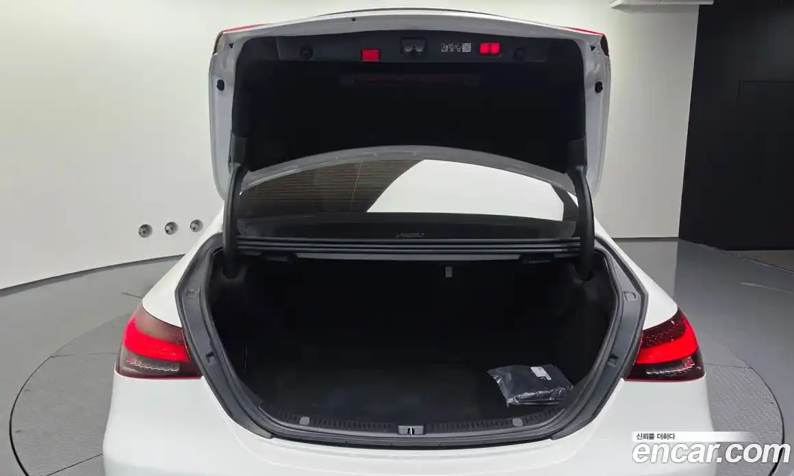 Mercedes-Benz E-Class 2023 1.9 Автомат в Москве № 193828, фото 19