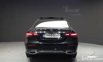 Mercedes-Benz E-Class 2022 2.0 Автомат в Москве № 195009, миниатюра 4