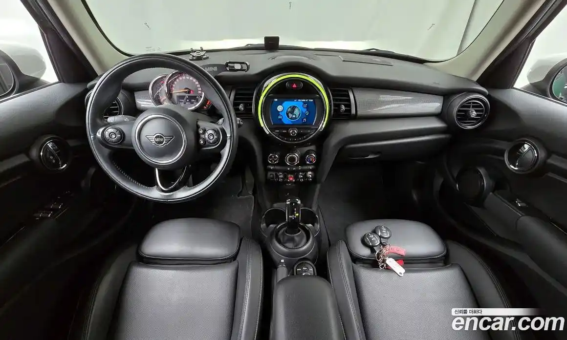 Mini Cooper 2020 1.5 Автомат в Москве № 198449, фото 13