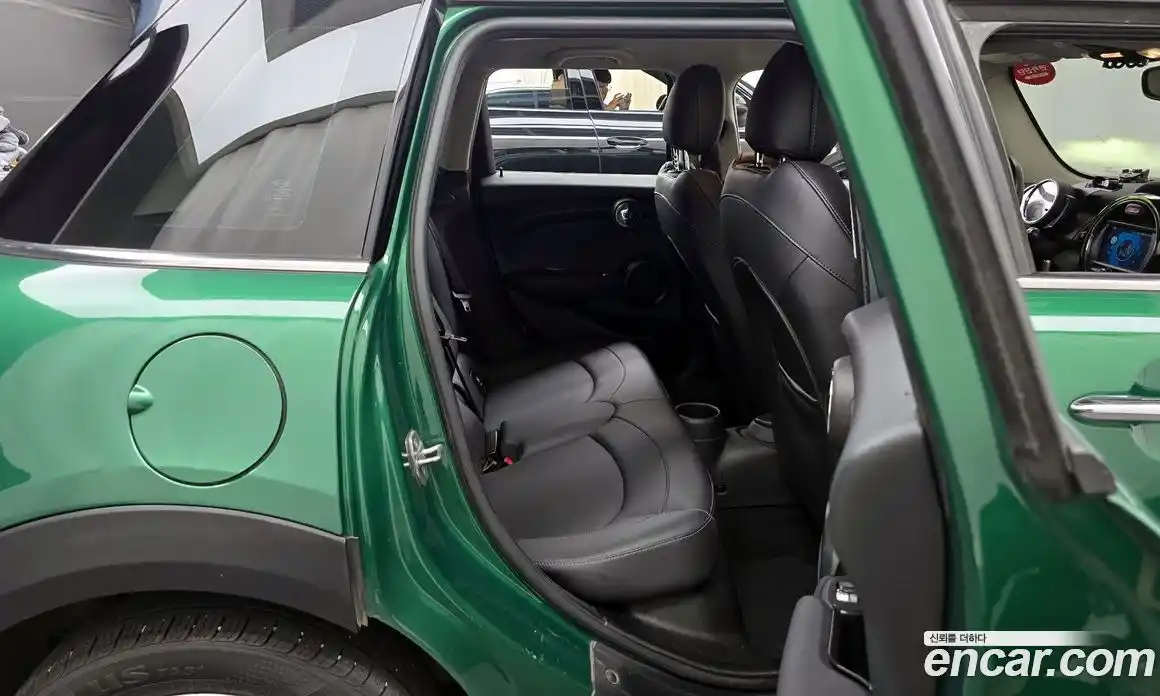 Mini Cooper 2020 1.5 Автомат в Москве № 198449, фото 16