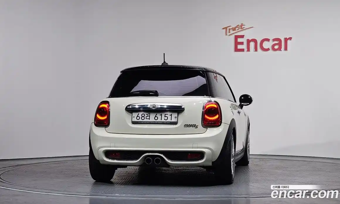 Mini Cooper 2015 2.0 Автомат в Москве № 198453, фото 6