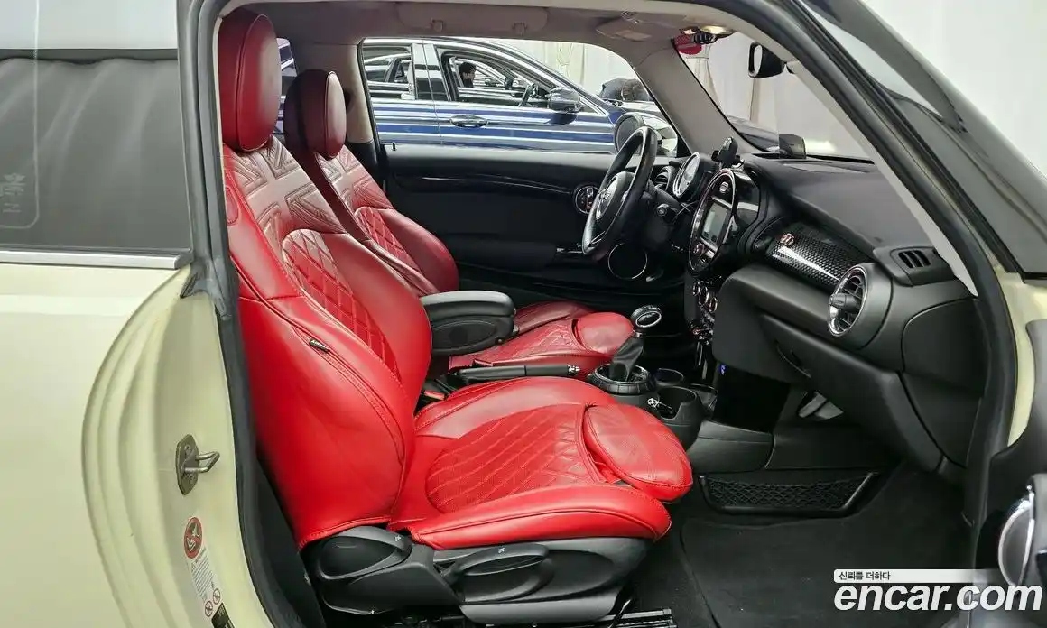 Mini Cooper 2015 2.0 Автомат в Москве № 198453, фото 7